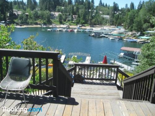 Apartamento de 223m2 em Lake Arrowhead, ideal para famílias