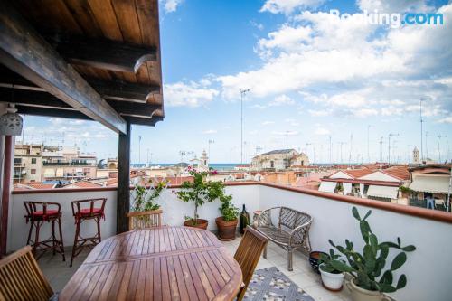 Apartamento en Barletta con terraza y internet.