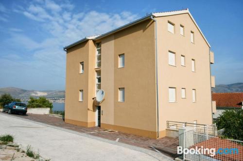 Appartement met 2 slaapkamers in Trogir, met wifi.