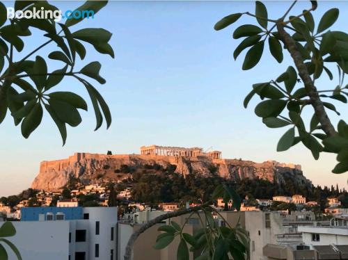 Apartamento en Atenas con terraza y internet