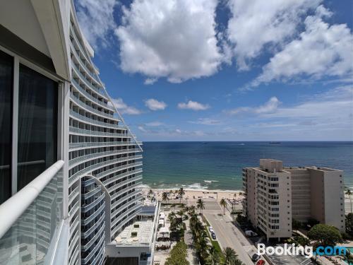 Apartamento com piscina em Fort Lauderdale.