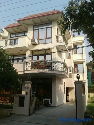 Apartment for 2 people in Gurgaon with terrace