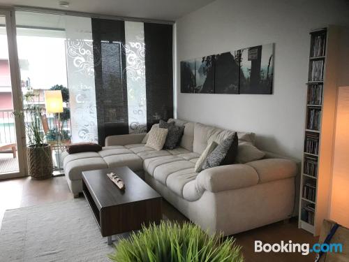 Comfortabel appartement dicht bij alle attracties, met terras