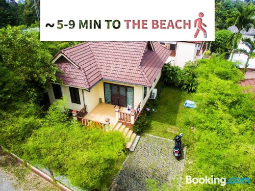 Cómodo apartamento en Bang Tao Beach ¡Con terraza!