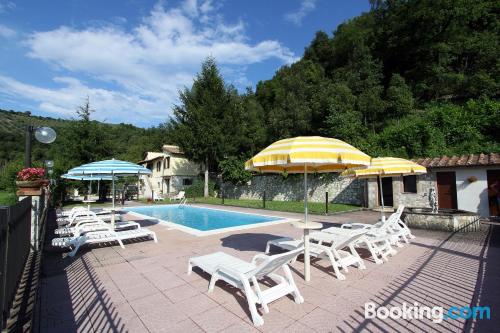 Appartamento con terrazza e piscina. Arrone a portata di mano!