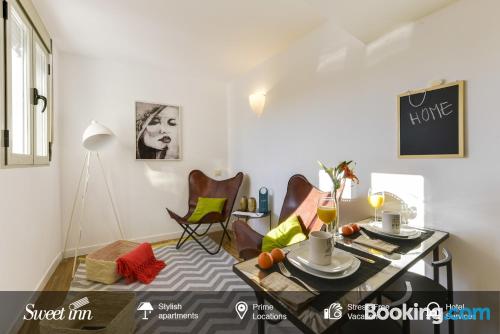 Petite apartment in Madrid. Convenient!