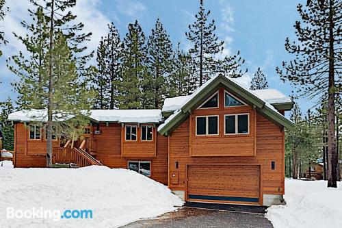 Apartamento com internet em Tahoe City.