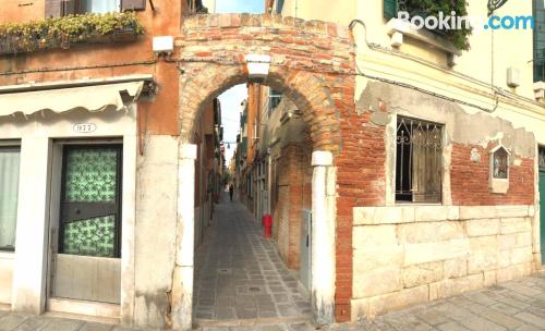 Aconchegante apartamento de un dormitório em Veneza.