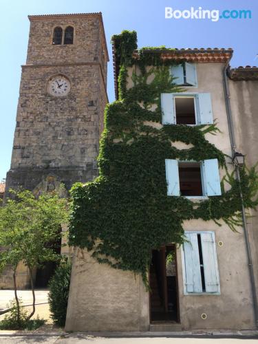 Gran apartamento en Quillan. ¡Perfecto para cinco o más!