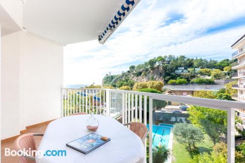 Apartamento con piscina en Calella.