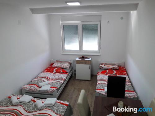 Apartamento com ar condicionado. Perto de tudo.