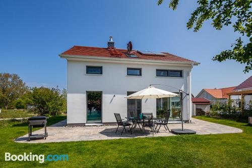 Ferienwohnung mit w-lan und Terrasse. In Trent