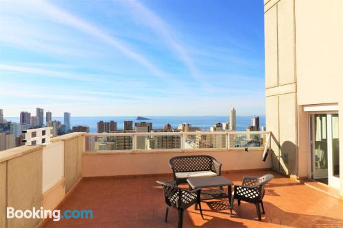 Grandioso apartamento en Benidorm. ¡piscina!.