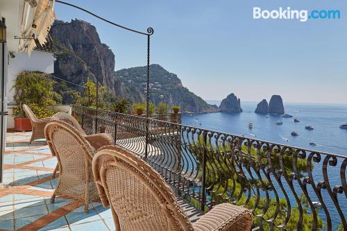 Apartamento com terraço em Capri