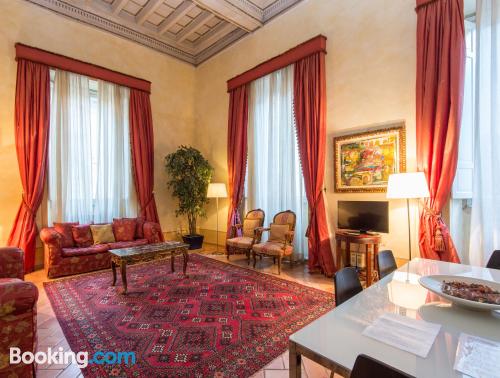 Huge home with 2 bedrooms in midtown of Rome