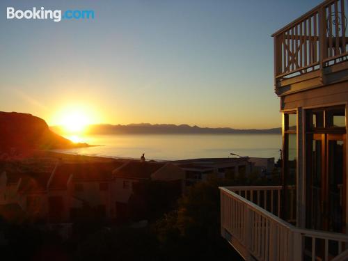 Apartamento em Fish Hoek. Com terraço!