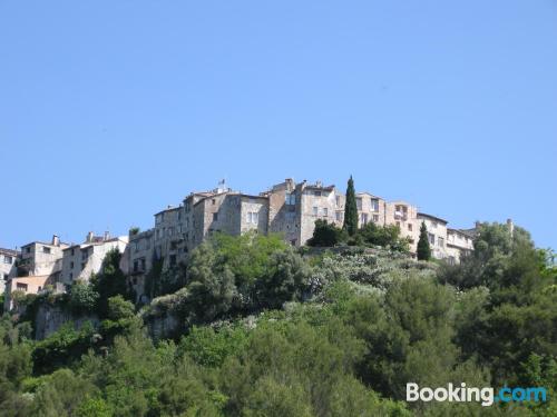 Apartment for two in Tourrettes-sur-Loup. Terrace!