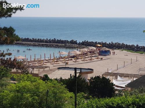 Près de toutes les attractions et terrasse à Olimp. Idéal!