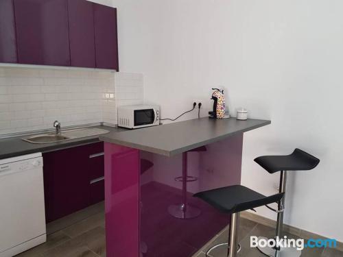 2-Zimmer-Appartement. Mit Kinderbett