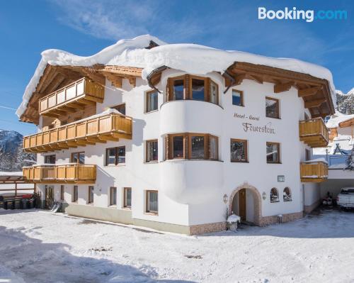 Apartamento en miniatura en Sankt Anton am Arlberg con conexión a internet y vistas