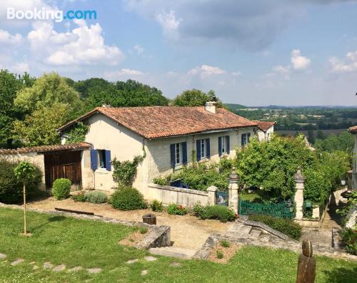 Apartment for 2 people in Aubeterre-sur-Dronne with terrace.