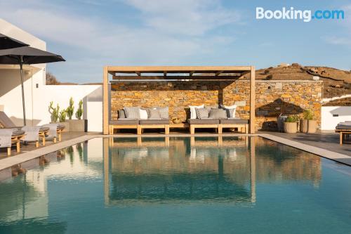 App 37m2 in Kithnos. Terras en zwembad