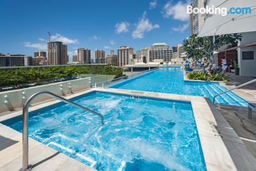 Honolulu a portata di mano! Piscina e condizionatore