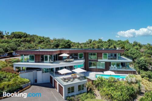 Apartamento para famílias. Terraço e piscina.