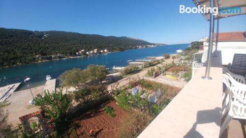 Appartement avec terrasse. Grebaštica à vos pieds