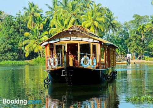 Prático apartamento de 1 quarto em Kumarakom.