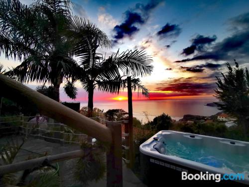 Appartement avec piscine et terrasse. À Ribeira Brava