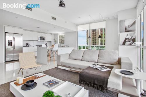 Espaçoso apartamento com 2 dormitórios em Miami