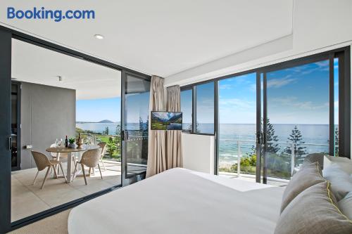 Spacieux appartement avec deux chambres. À Mooloolaba