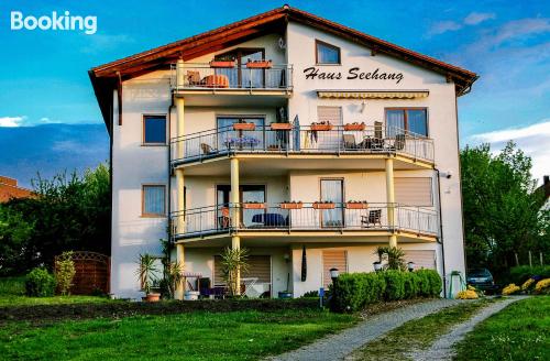 Espaçoso apartamento no melhor endereço em Immenstaad am Bodensee