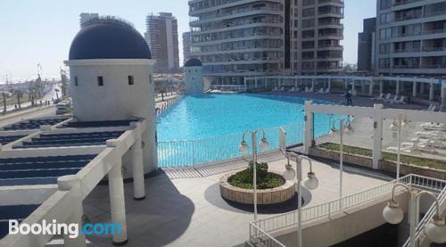 Apartamento con piscina y vistas