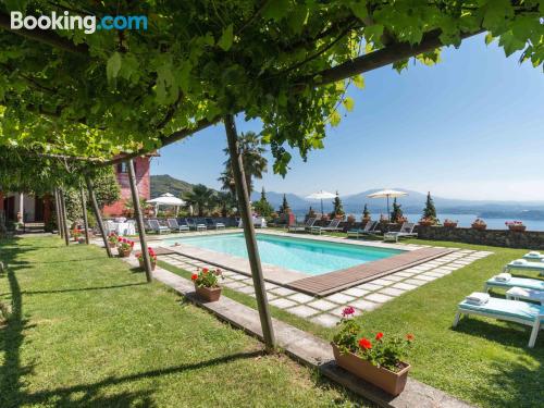 Appartement avec piscine et terrasse à Massino Visconti.