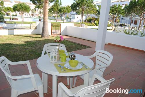 Breed appartement em Chiclana de la Frontera. Met terras!