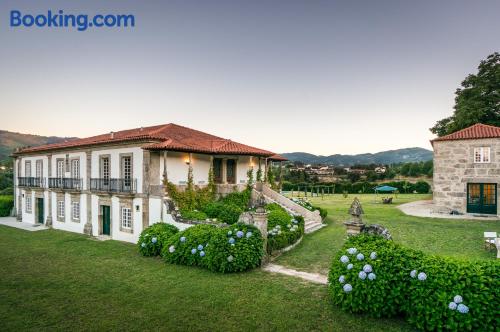 Apartamento con piscina, vistas y internet