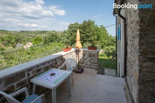 Apartamento com terraço em Grožnjan.