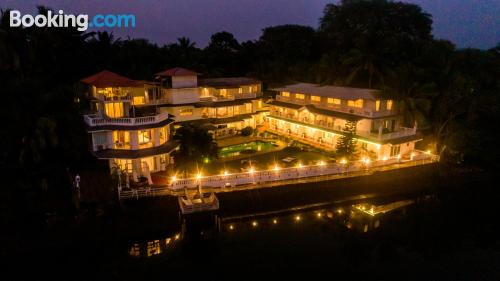 Gran apartamento en Siolim con vistas.