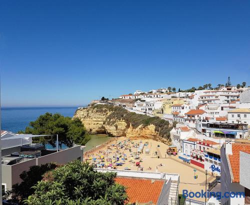 Espacioso apartamento en Carvoeiro con vistas