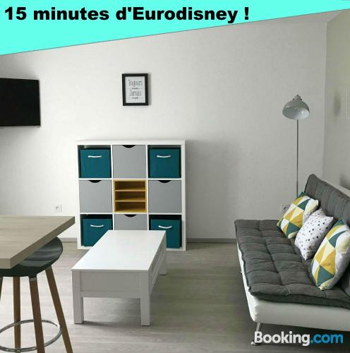 Apartamento em Quincy-Voisins, perfeito para grupos