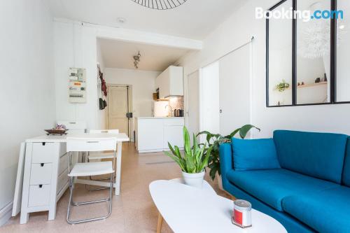 Práctico apartamento dos personas en París.