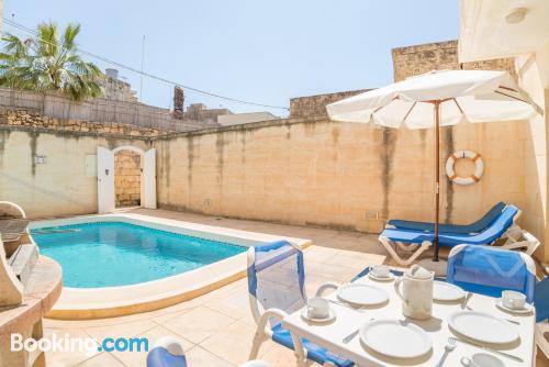 Apartamento com piscina em Xewkija