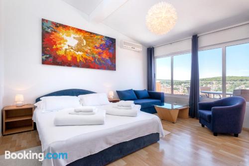 Apartamento com terraço, no centro de Jelsa