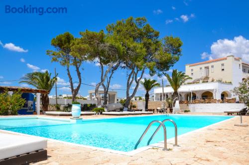 Apto para perros con piscina y terraza