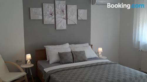 Espacioso apartamento en buena ubicación con wifi