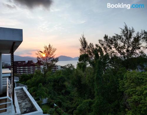 Prático apartamento para 2 pessoas. Terraço!.