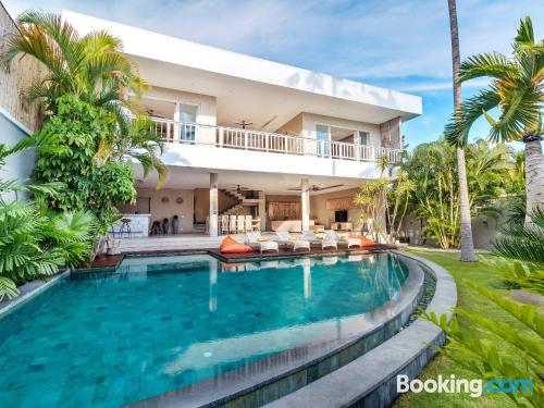 Apartamento de 600m2 en Seminyak con conexión a internet