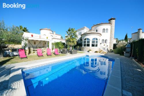 Appartement avec terrasse. El Perelló est votre!